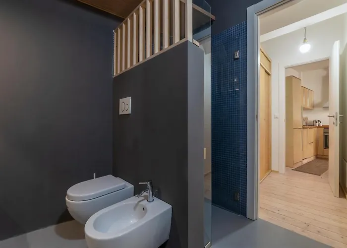 Guesthost - Tiburtina Apartament *
