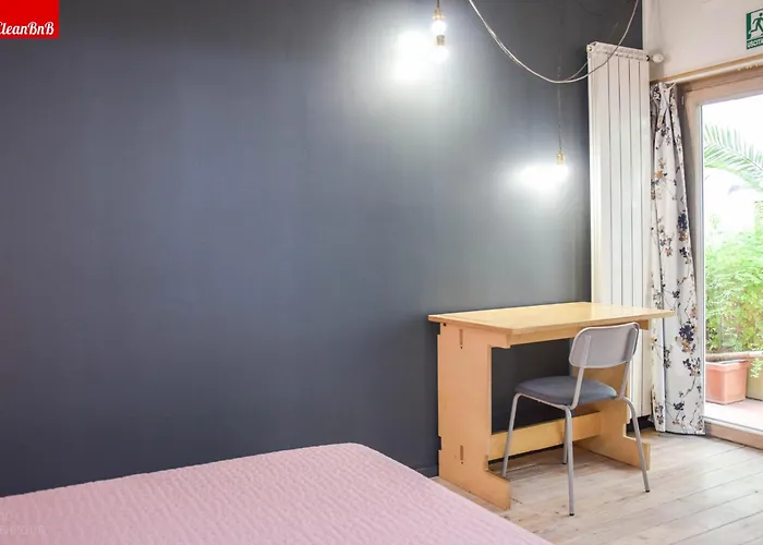Guesthost - Tiburtina Apartament *
