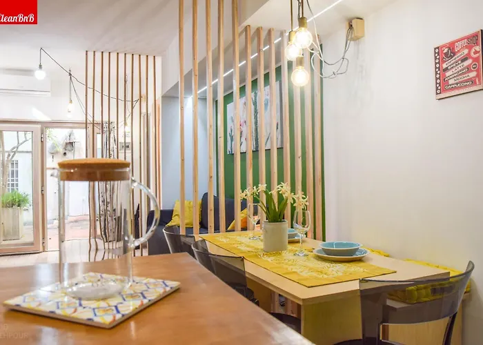 Guesthost - Tiburtina Apartament